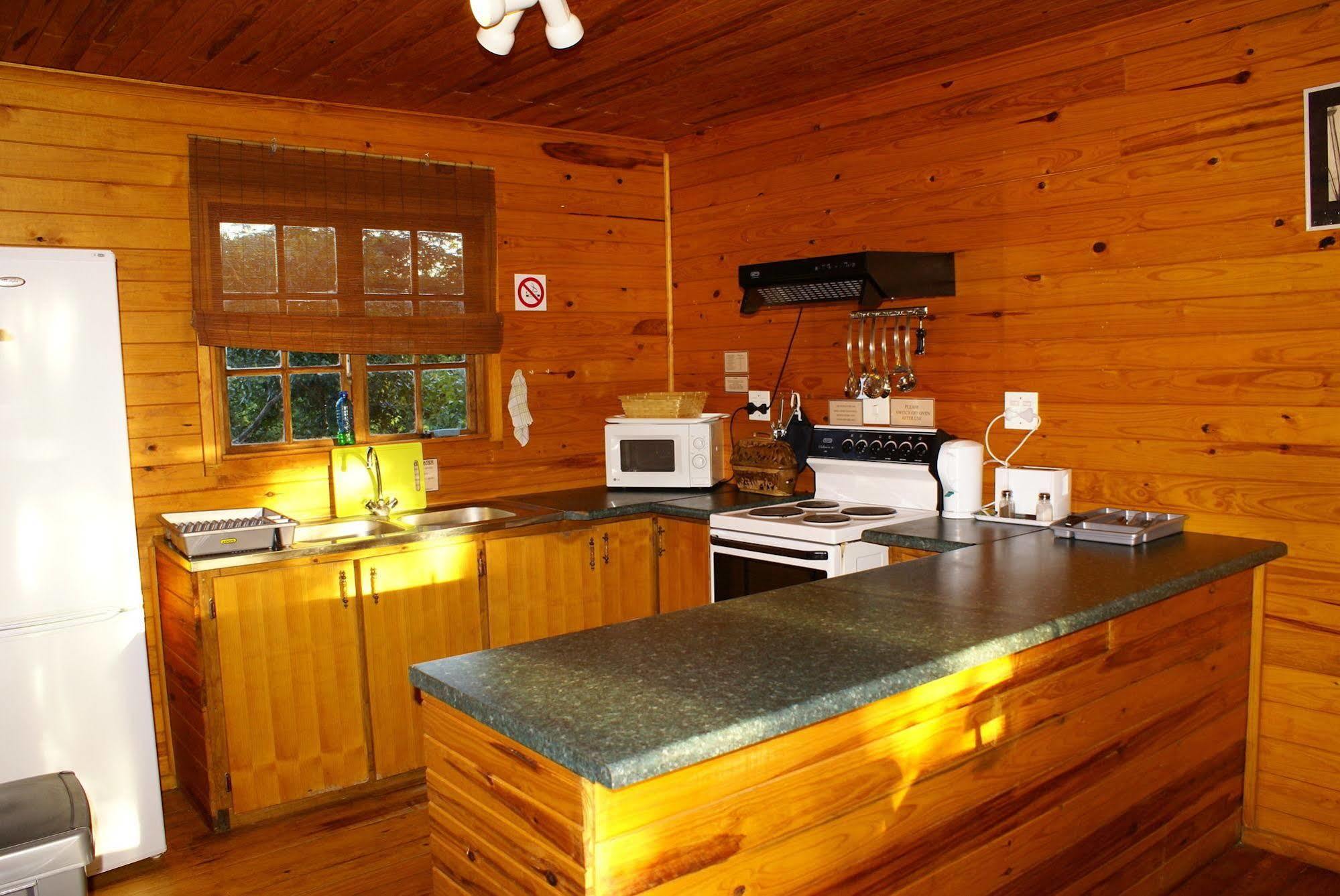 Hotel Isinkwe Backpackers Bushcamp Hluhluwe Esterno foto
