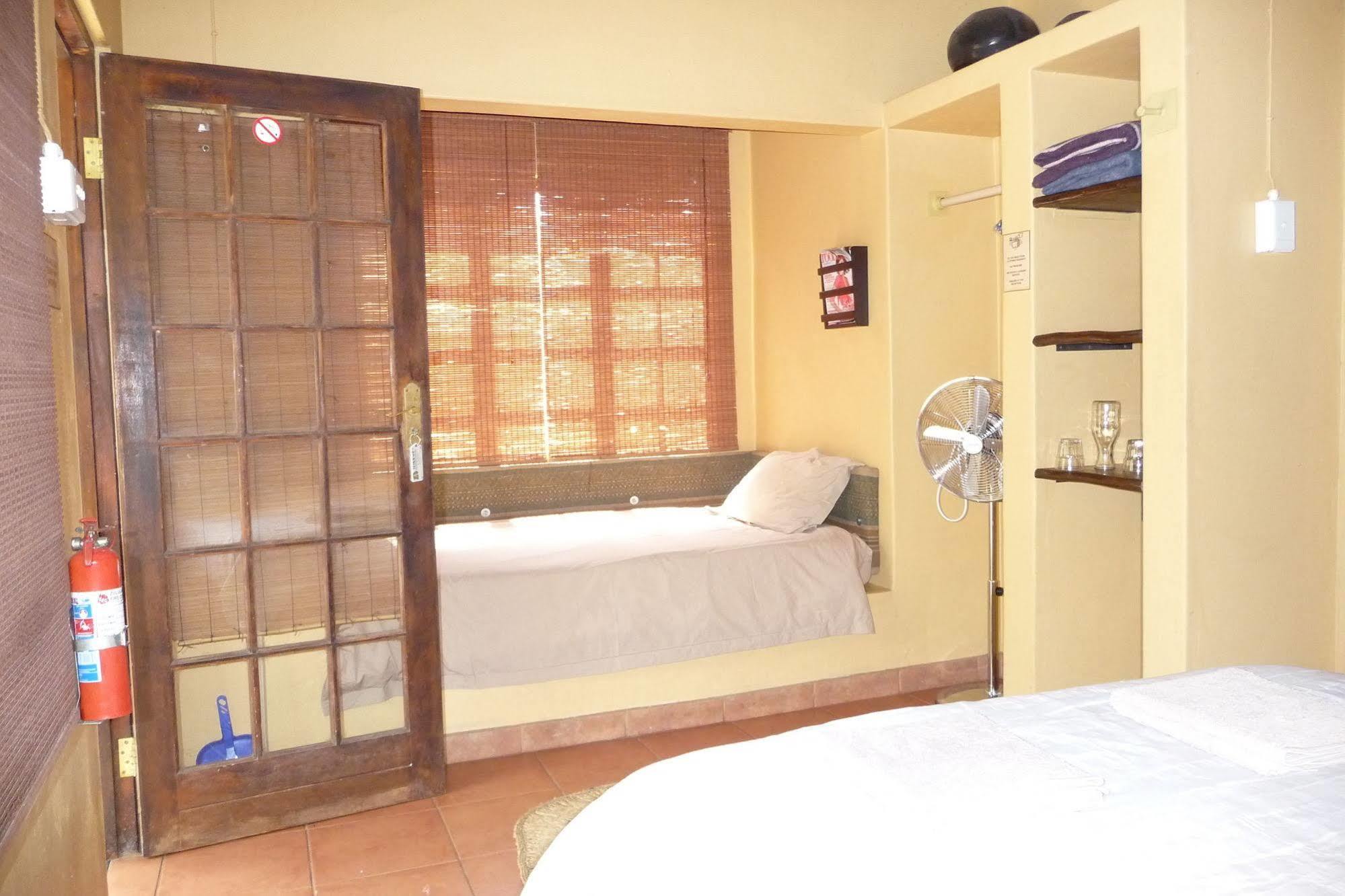 Hotel Isinkwe Backpackers Bushcamp Hluhluwe Esterno foto