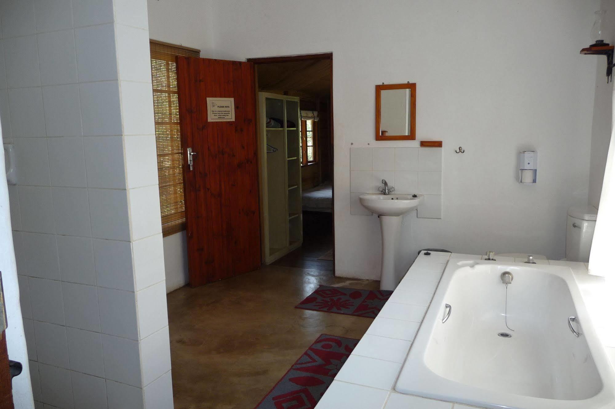 Hotel Isinkwe Backpackers Bushcamp Hluhluwe Esterno foto