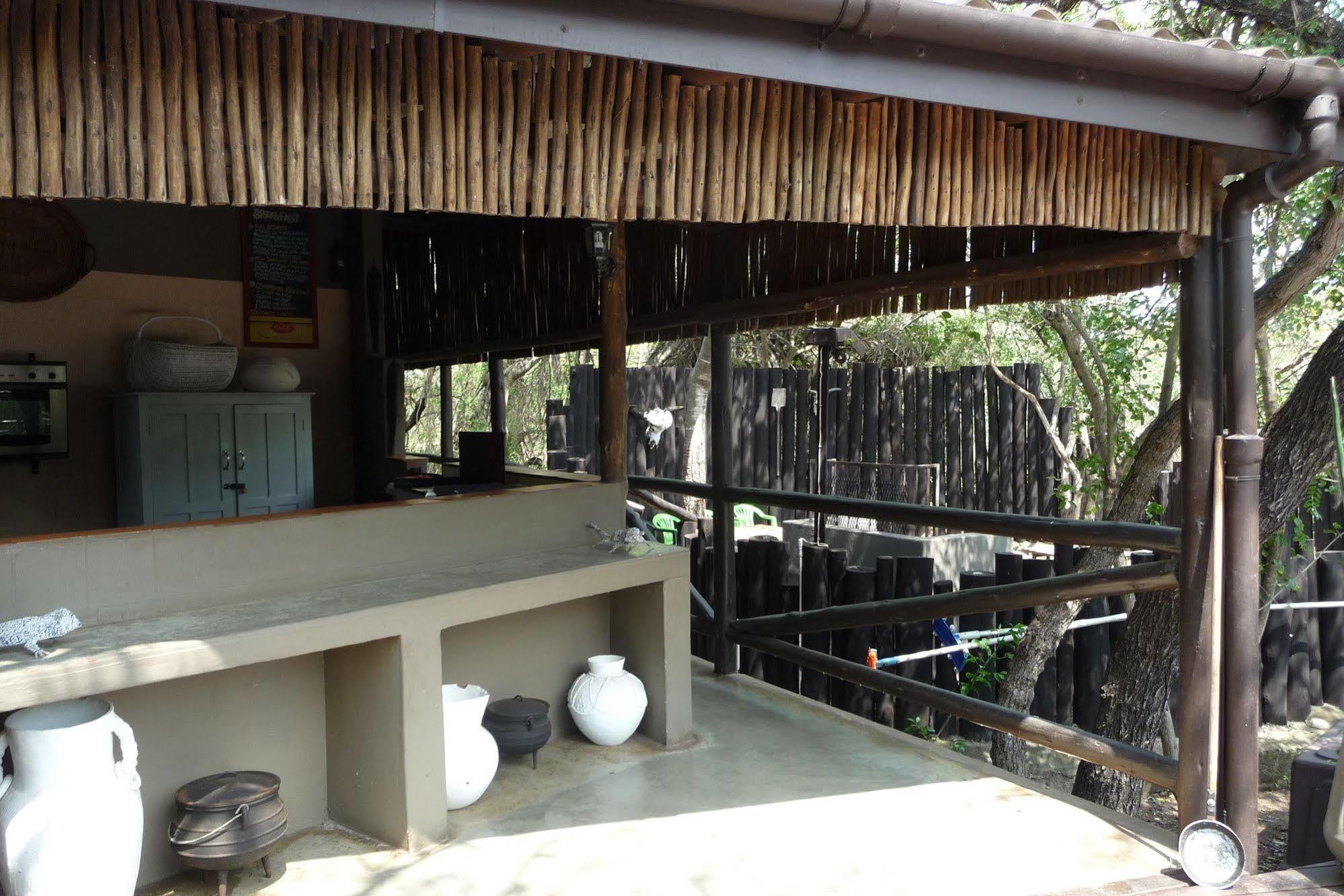 Hotel Isinkwe Backpackers Bushcamp Hluhluwe Esterno foto