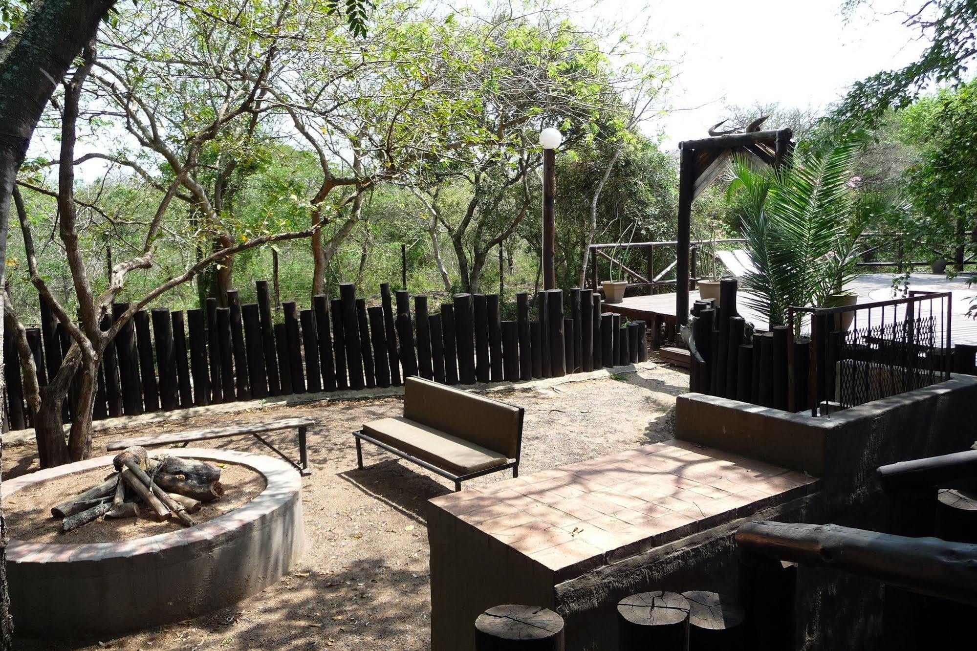 Hotel Isinkwe Backpackers Bushcamp Hluhluwe Esterno foto