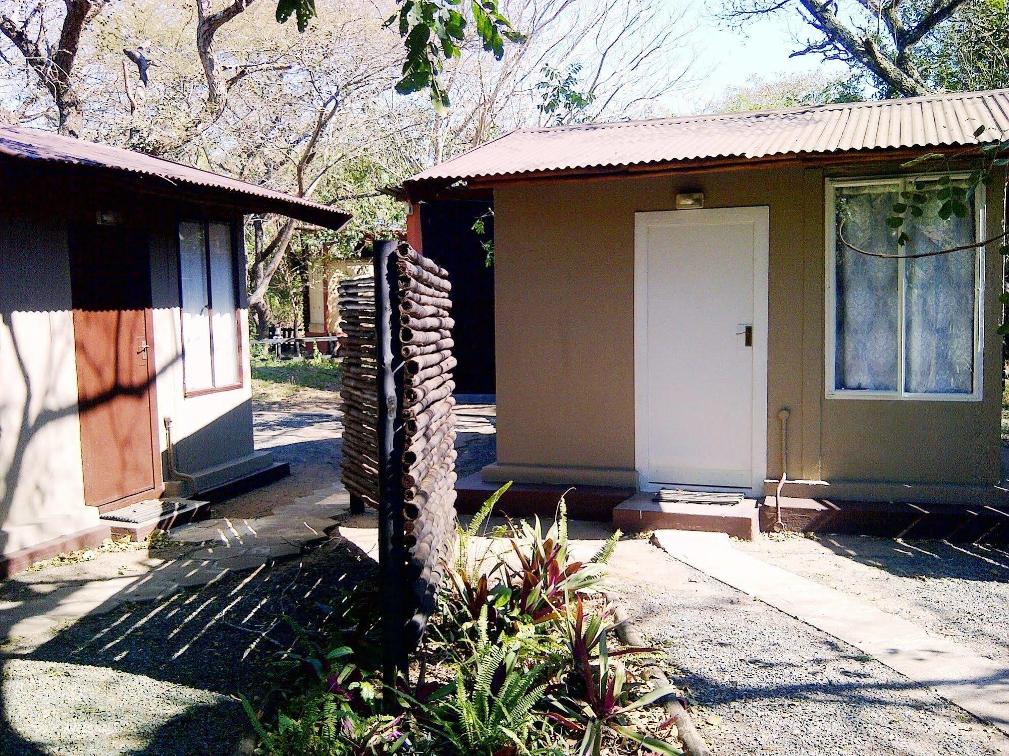 Hotel Isinkwe Backpackers Bushcamp Hluhluwe Esterno foto
